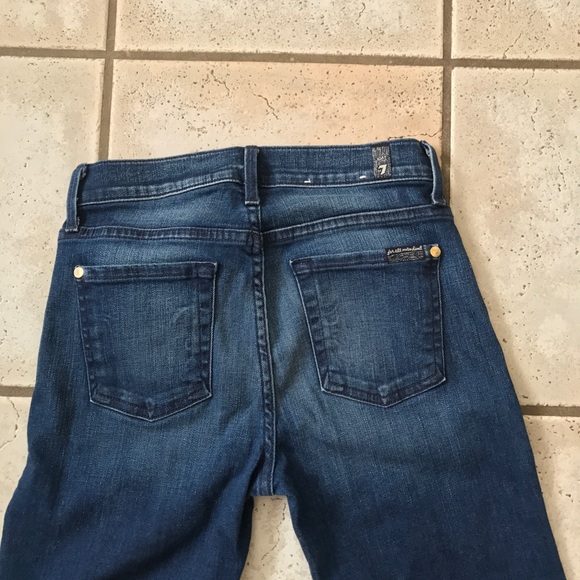 LIKE NEW 7FAMJEANS - Picture 4 of 7